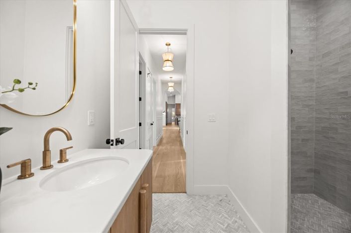 Image No.54-4 Bed Property for sale