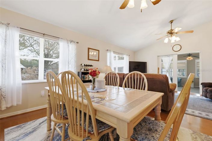 Image No.10-2 Bed Property for sale