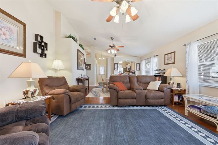 Image No.4-2 Bed Property for sale