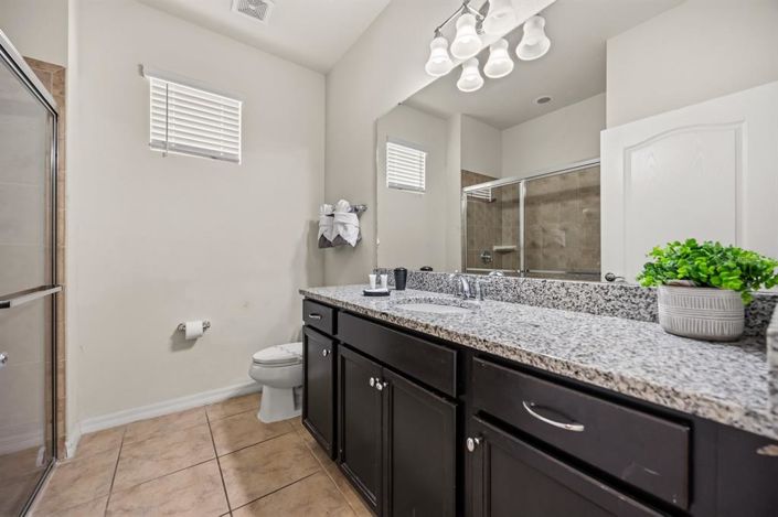 Image No.18-9 Bed Property for sale