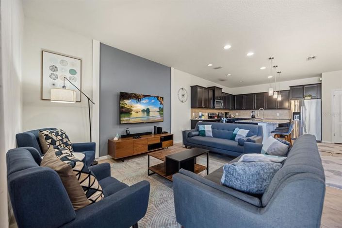 Image No.2-9 Bed Property for sale