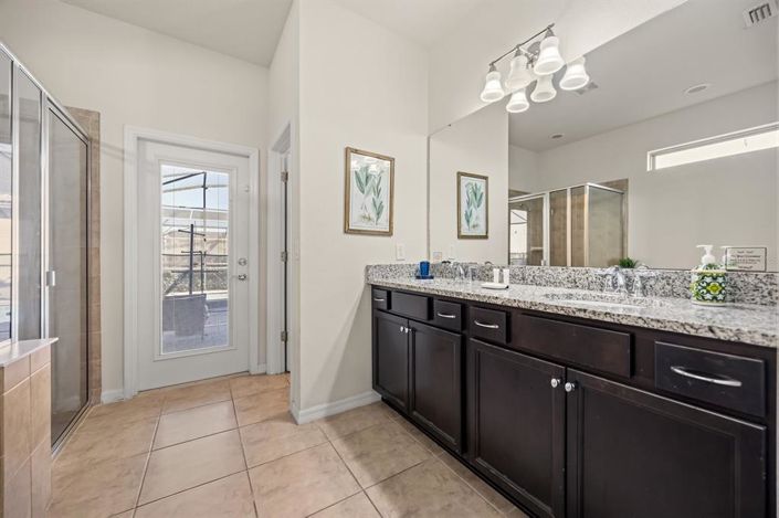 Image No.25-9 Bed Property for sale