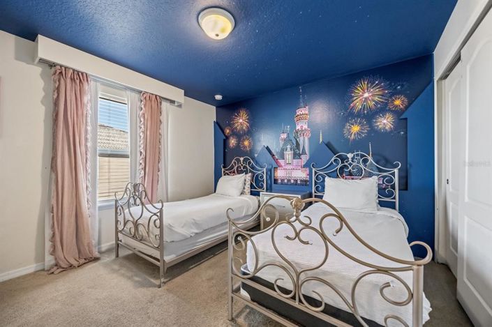 Image No.31-9 Bed Property for sale