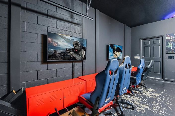 Image No.38-9 Bed Property for sale