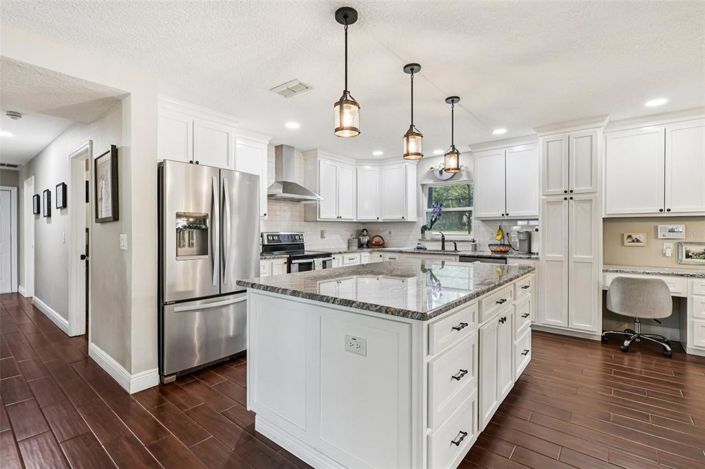 Image No.3-4 Bed Property for sale