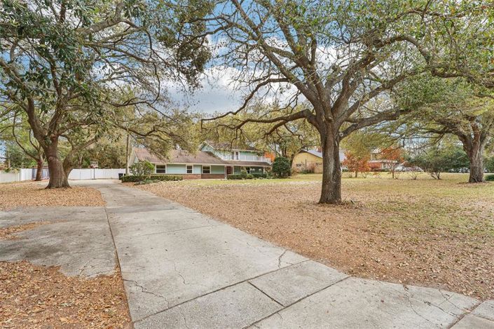 Image No.6-4 Bed Property for sale