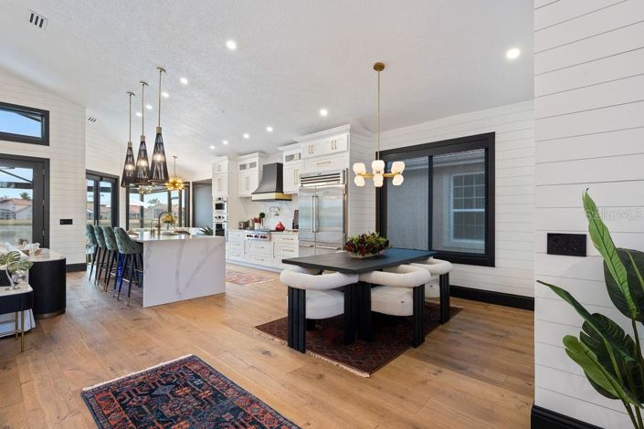 Image No.5-4 Bed Property for sale