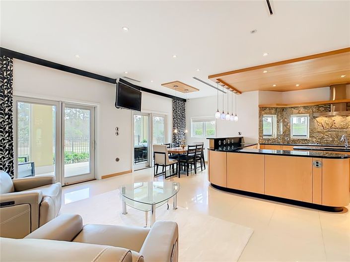 Image No.13-3 Bed Property for sale