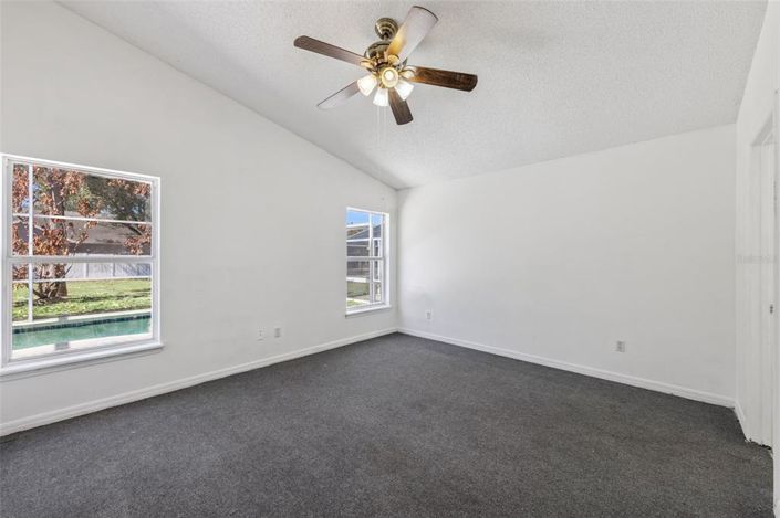 Image No.12-5 Bed Property for sale