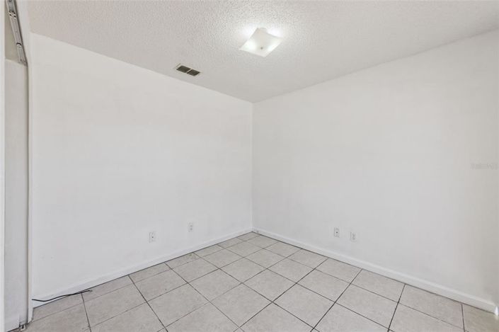 Image No.18-5 Bed Property for sale