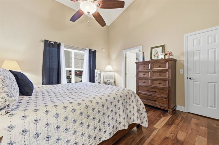 Image No.15-3 Bed Property for sale