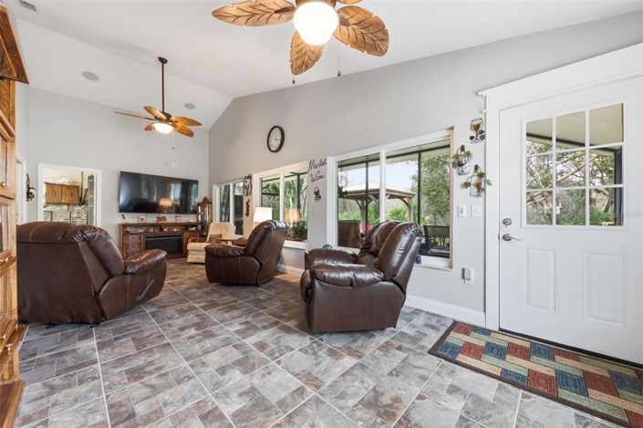 Image No.6-3 Bed Property for sale