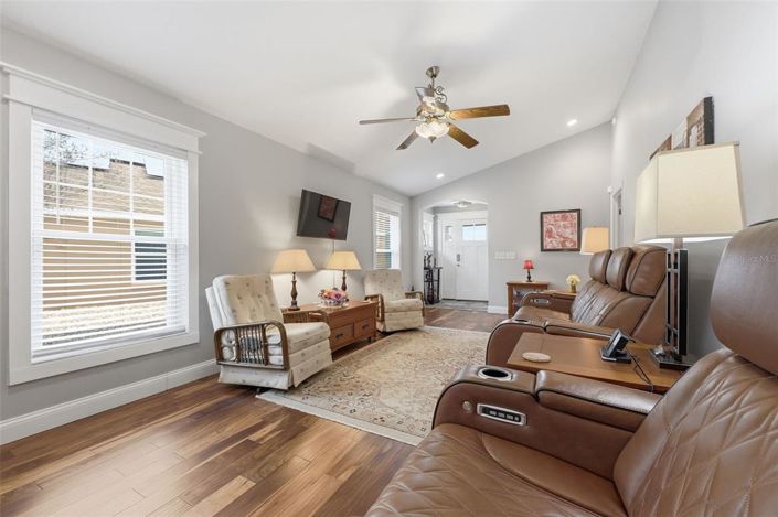 Image No.9-3 Bed Property for sale