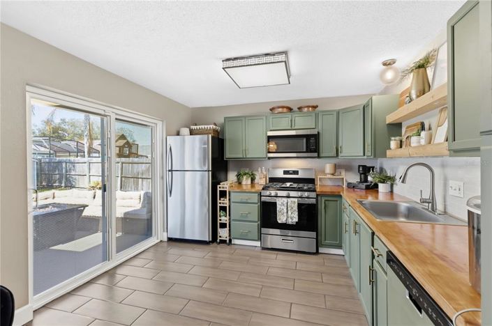 Image No.11-4 Bed Property for sale