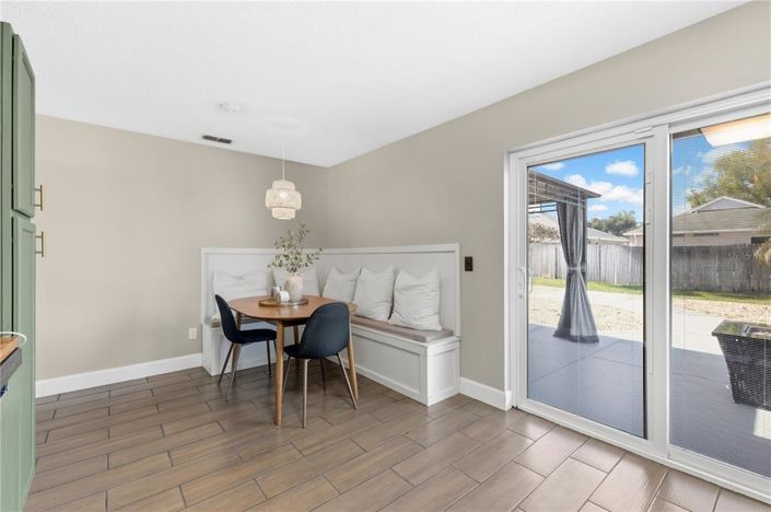 Image No.8-4 Bed Property for sale