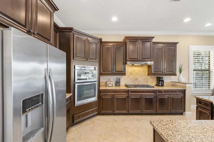 Image No.14-5 Bed Property for sale