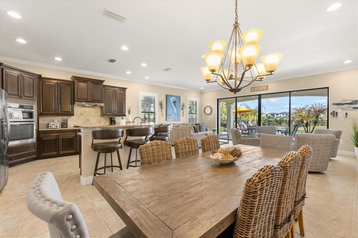 Image No.15-5 Bed Property for sale