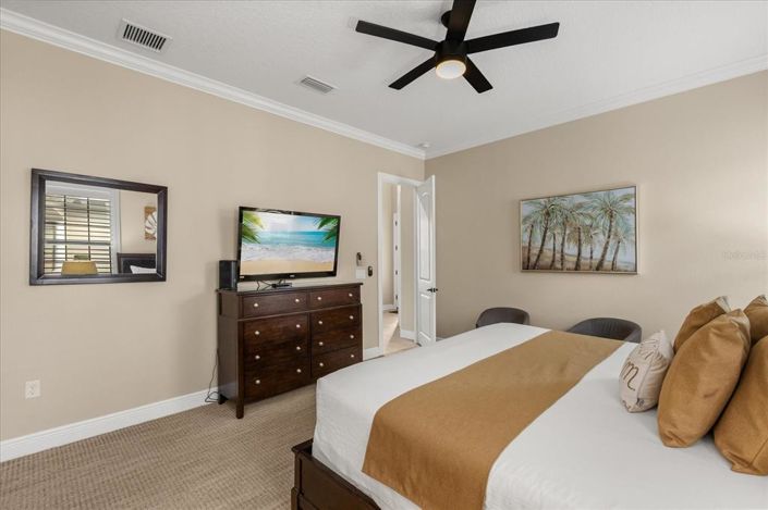 Image No.28-5 Bed Property for sale