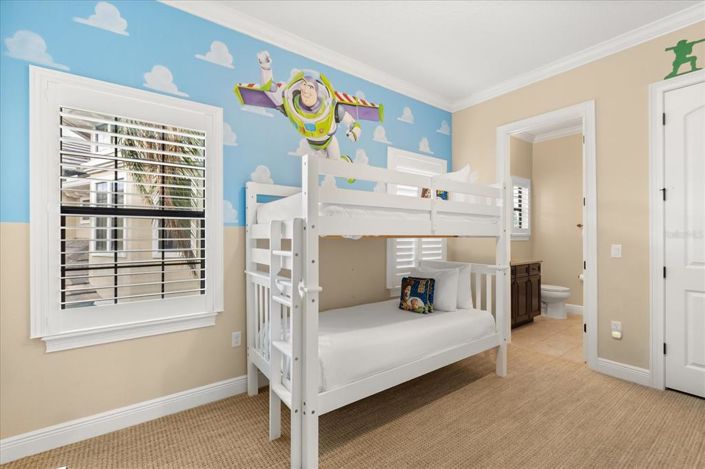 Image No.36-5 Bed Property for sale