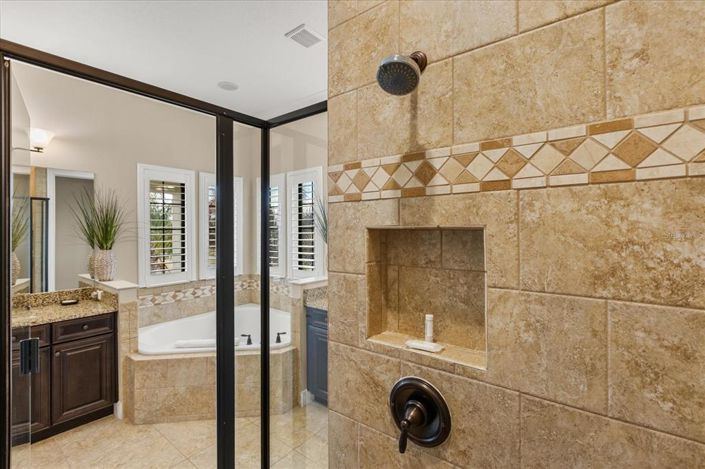 Image No.51-5 Bed Property for sale