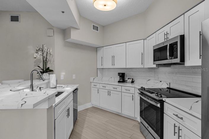 Image No.8-3 Bed Property for sale