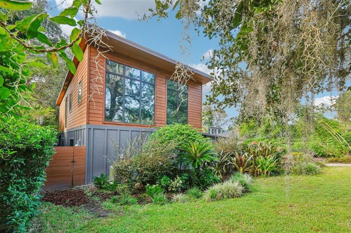 Image No.4-4 Bed Property for sale