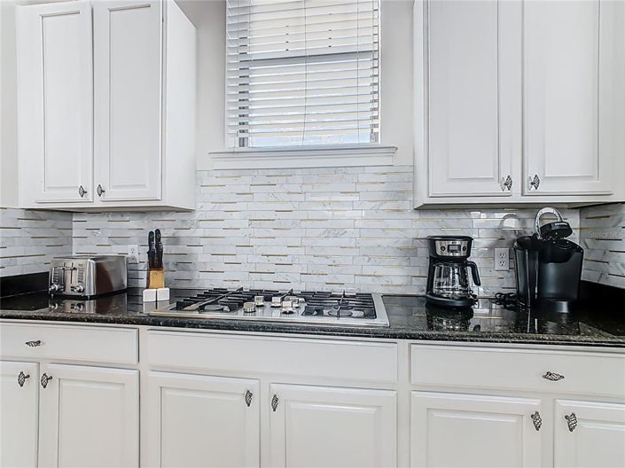 Image No.12-5 Bed Property for sale