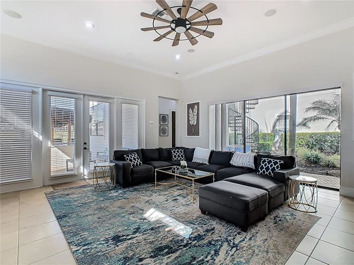 Image No.16-5 Bed Property for sale