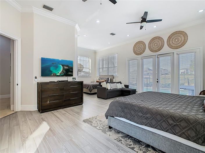 Image No.19-5 Bed Property for sale