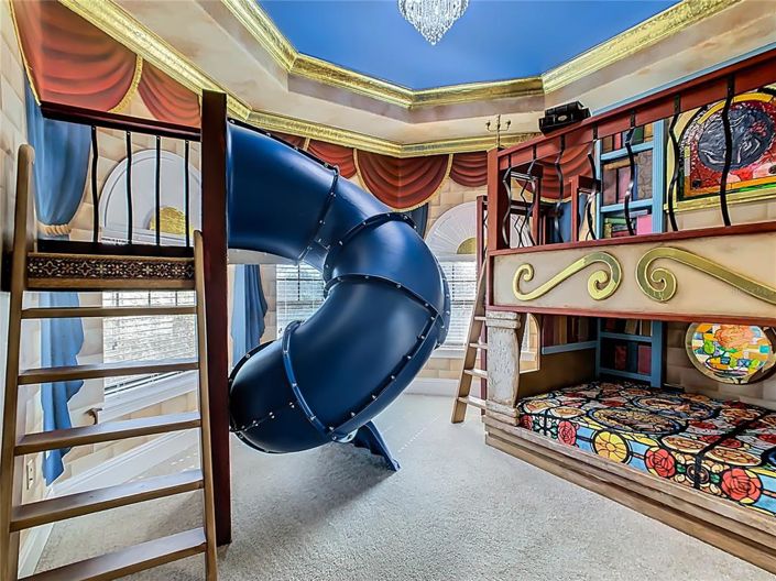 Image No.30-5 Bed Property for sale