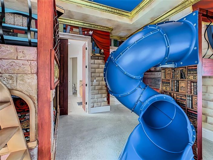 Image No.32-5 Bed Property for sale