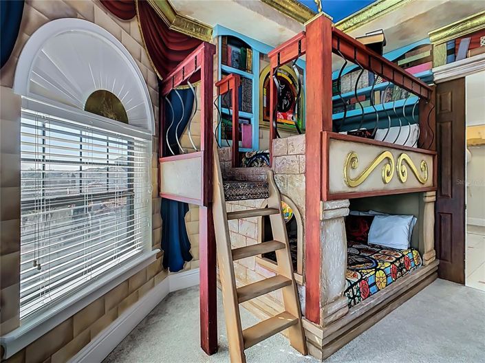 Image No.33-5 Bed Property for sale