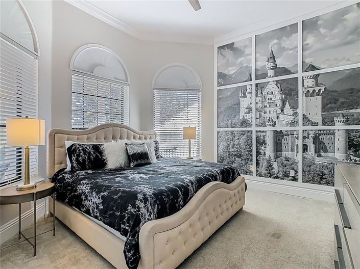 Image No.34-5 Bed Property for sale