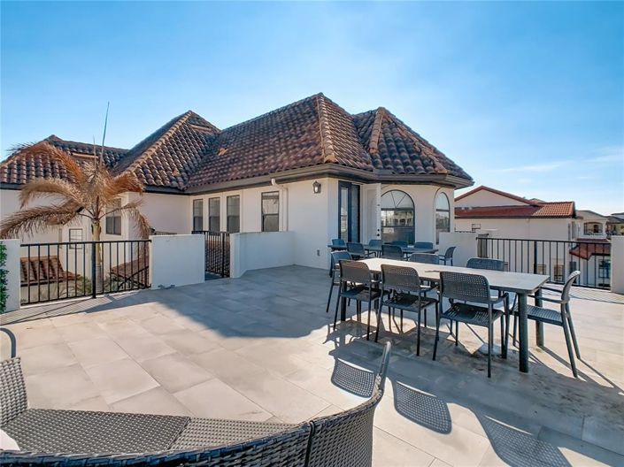 Image No.47-5 Bed Property for sale