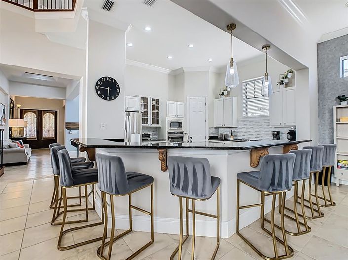 Image No.6-5 Bed Property for sale