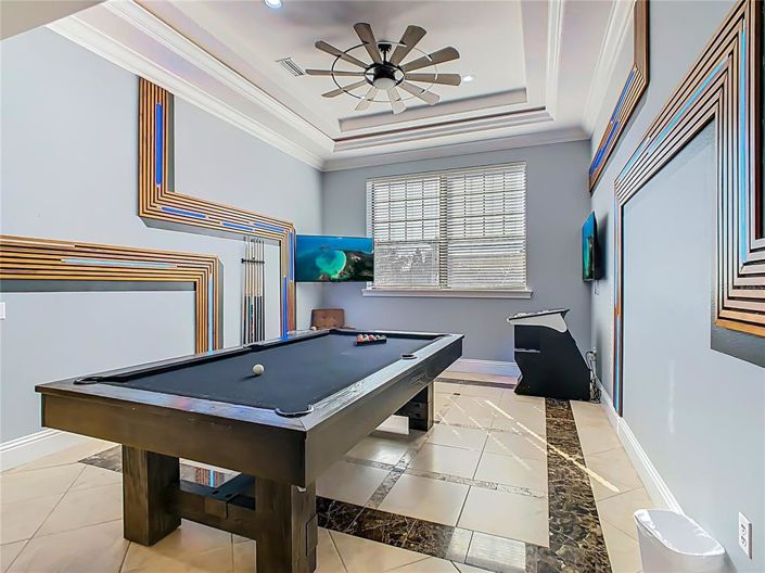 Image No.9-5 Bed Property for sale