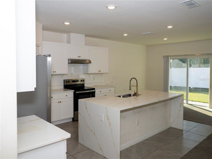 Image No.5-5 Bed Property for sale