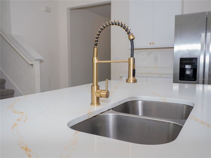 Image No.6-5 Bed Property for sale