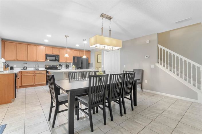 Image No.10-6 Bed Property for sale