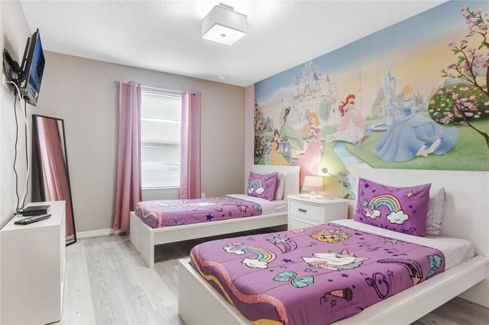 Image No.25-6 Bed Property for sale