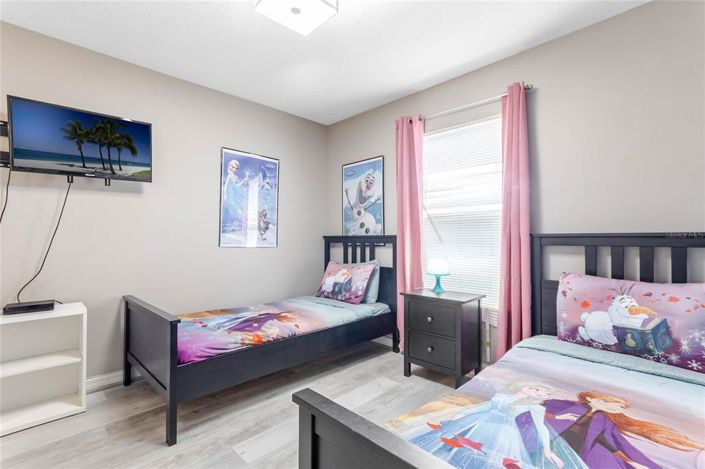 Image No.27-6 Bed Property for sale