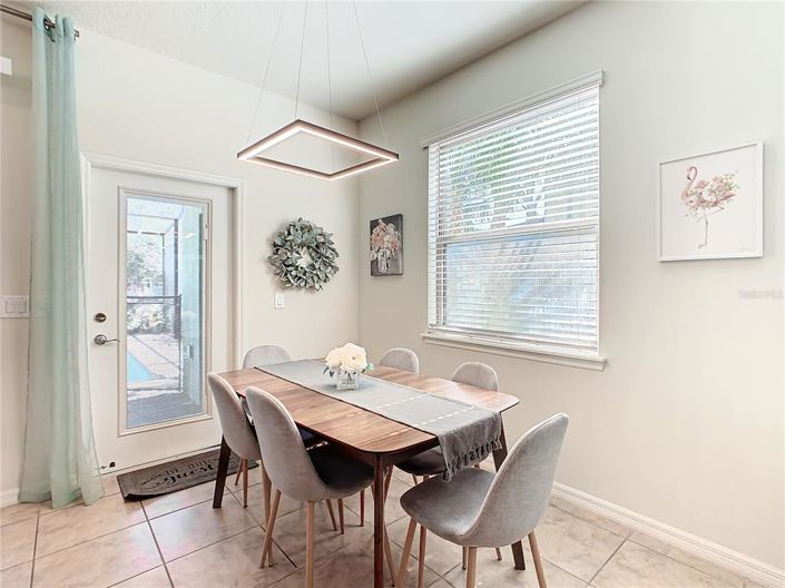 Image No.11-5 Bed Townhouse for sale