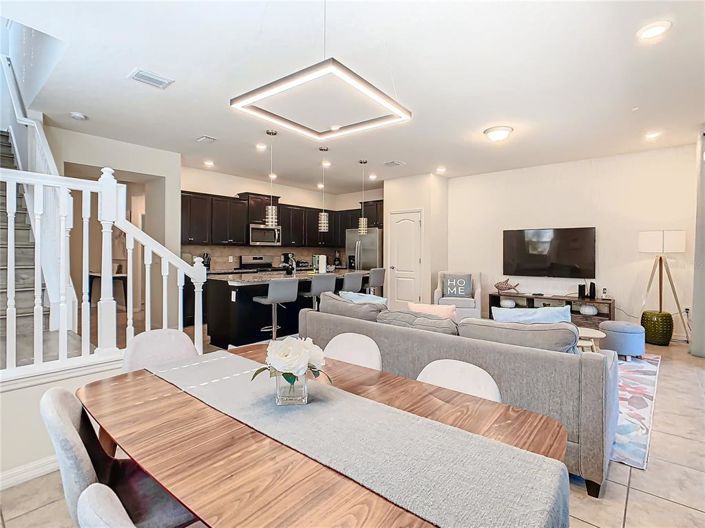 Image No.12-5 Bed Townhouse for sale