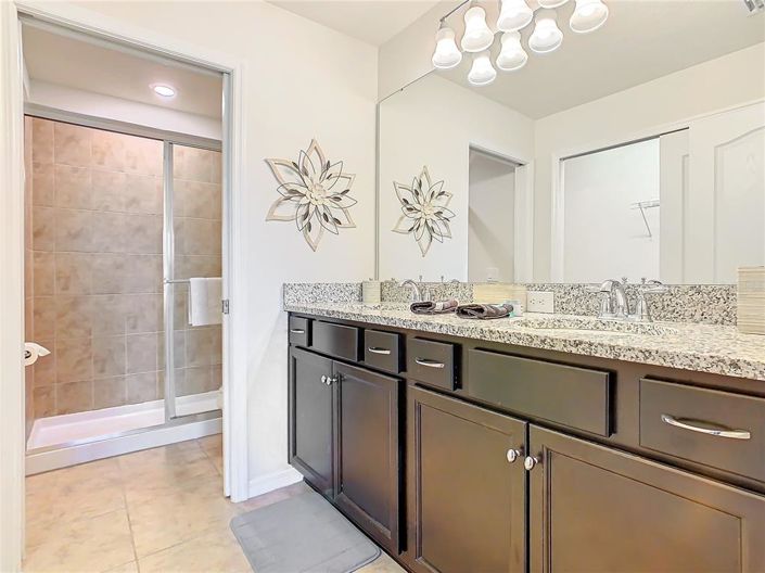 Image No.15-5 Bed Townhouse for sale