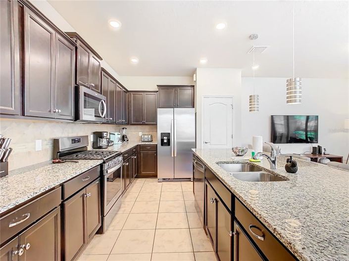 Image No.5-5 Bed Townhouse for sale