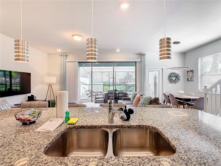 Image No.7-5 Bed Townhouse for sale