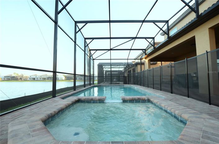 Image No.6-8 Bed Property for sale