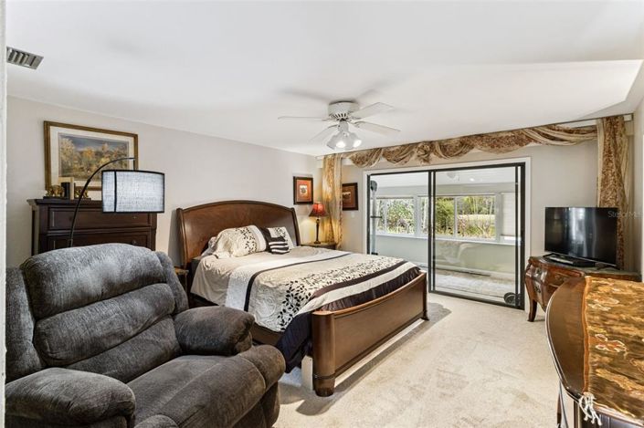 Image No.10-3 Bed Townhouse for sale