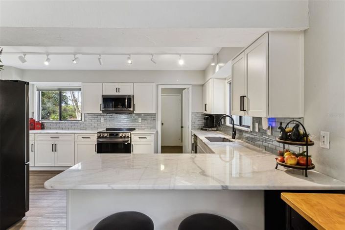 Image No.8-3 Bed Townhouse for sale