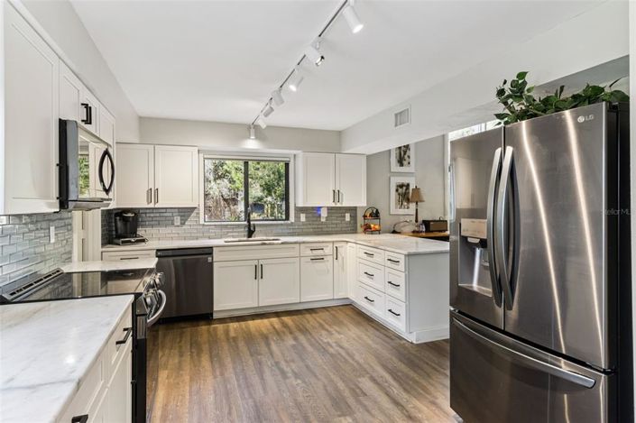 Image No.9-3 Bed Townhouse for sale